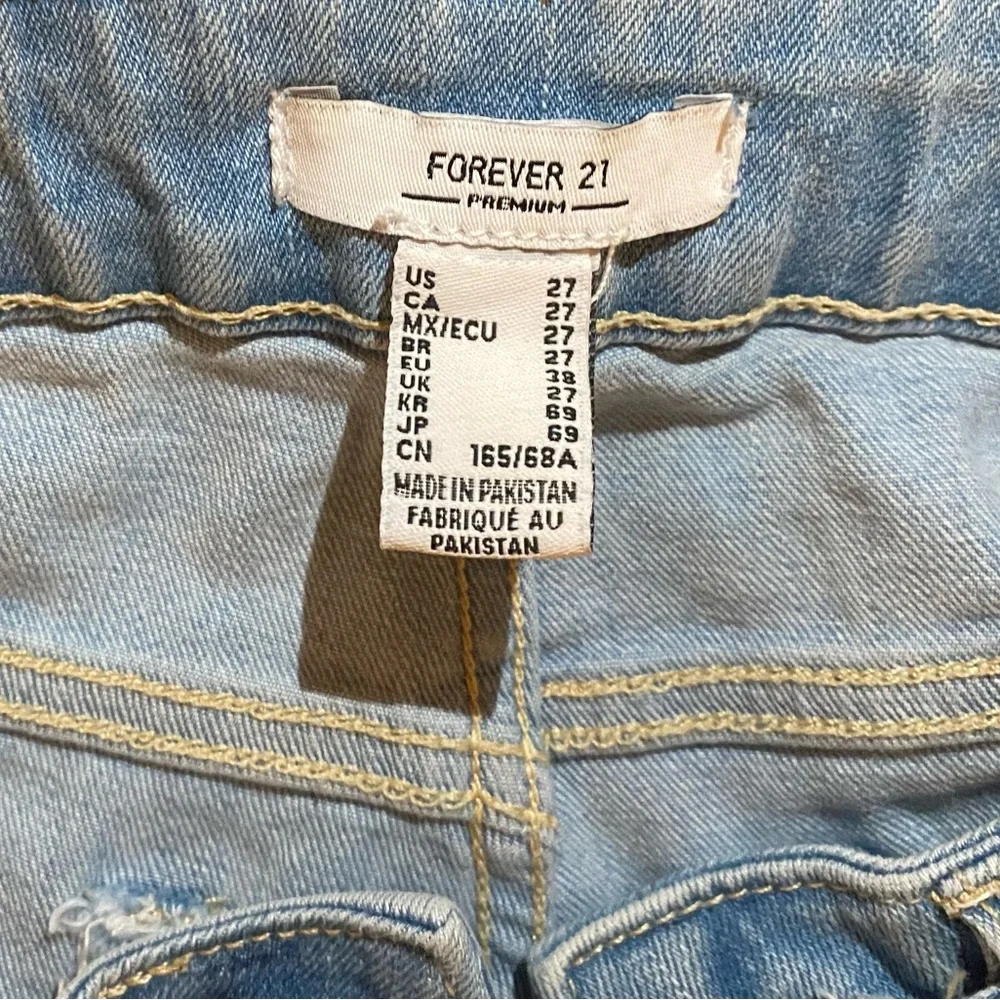 Forever 21 belted mini shorts - Picture 4 of 4